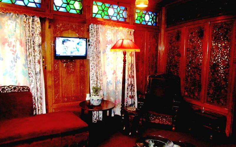H.B Manila Houseboat, Srinagar 5